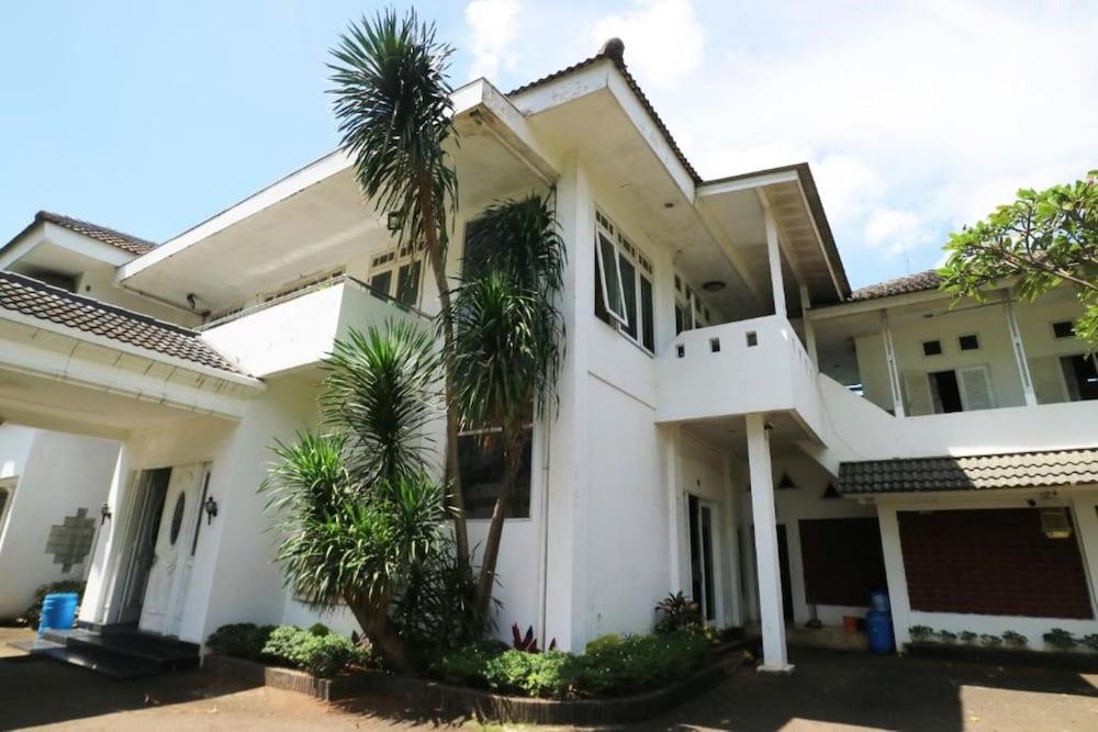 Villa Sri Manganti Jakarta Exterior foto